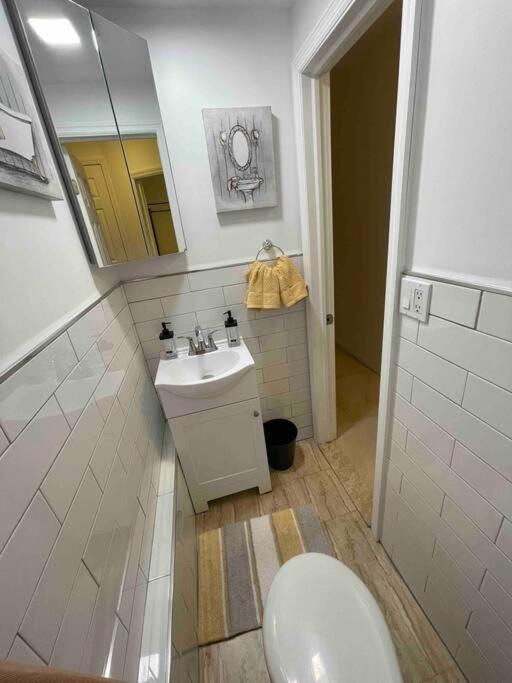 Modern Rental Brooklyn'S Hidden Gem New York City Exterior photo